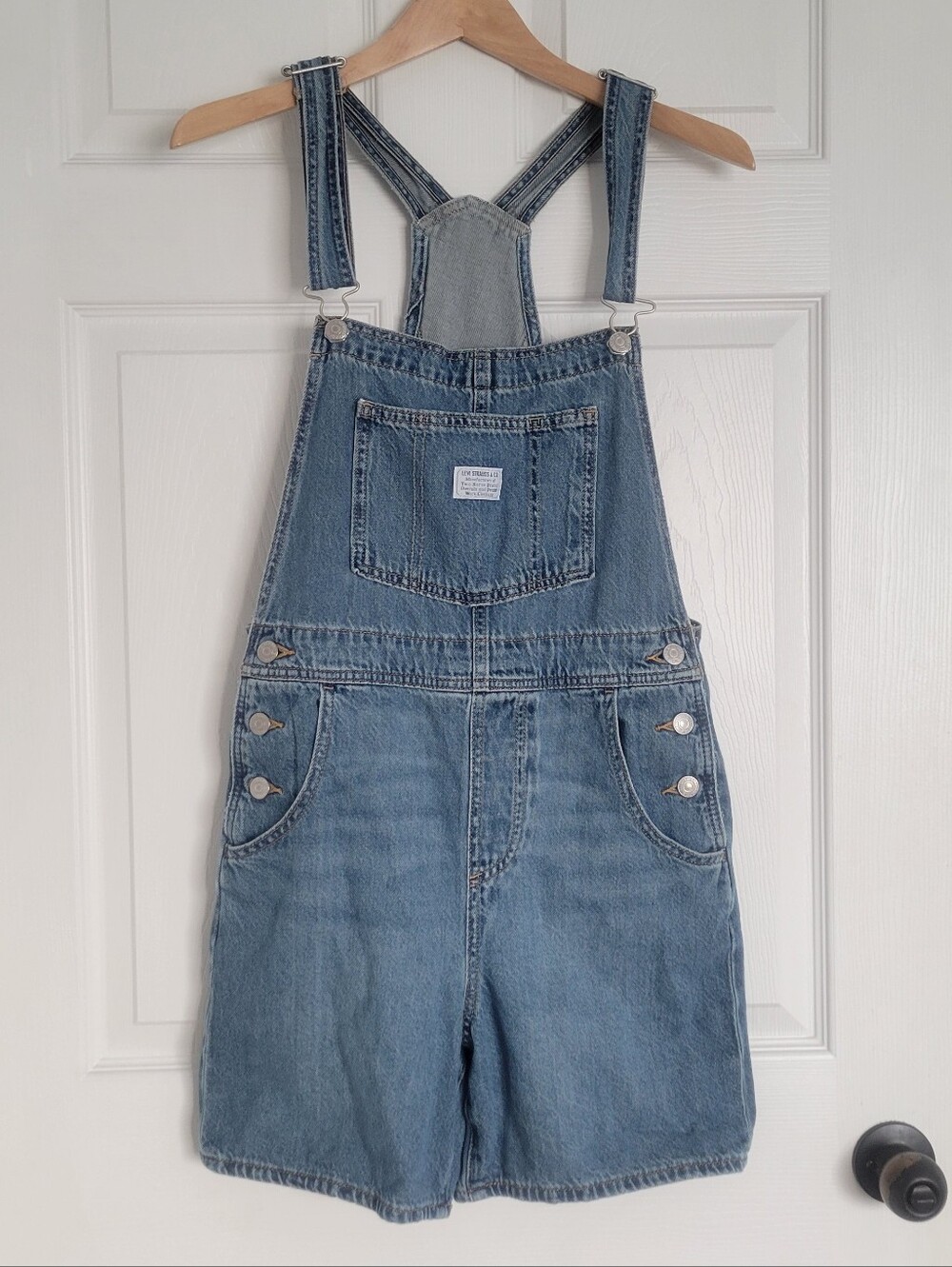 Levi's Overall Shorts In Medium Wash